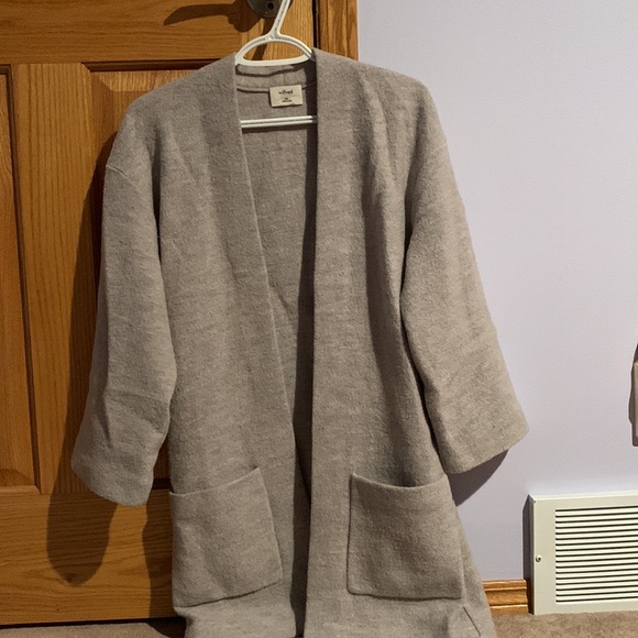 Aritzia Wilfred Brullon Sweater Extra Fine Merino Wool - Picture 3 of 3